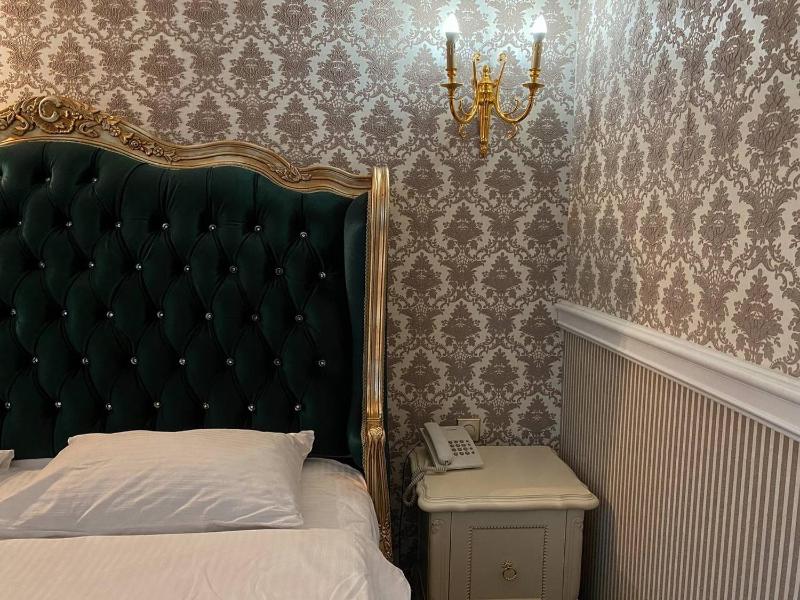 Two Room Suite image 1