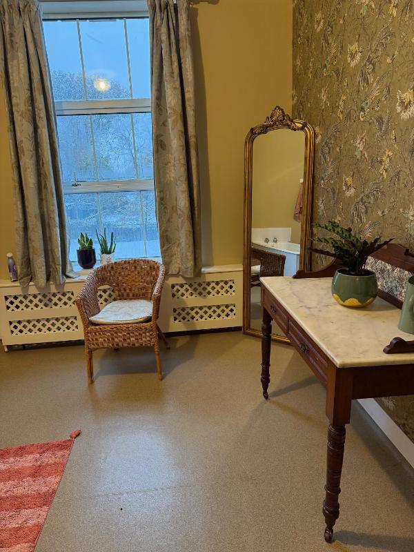 Single Room with Garden View image 2