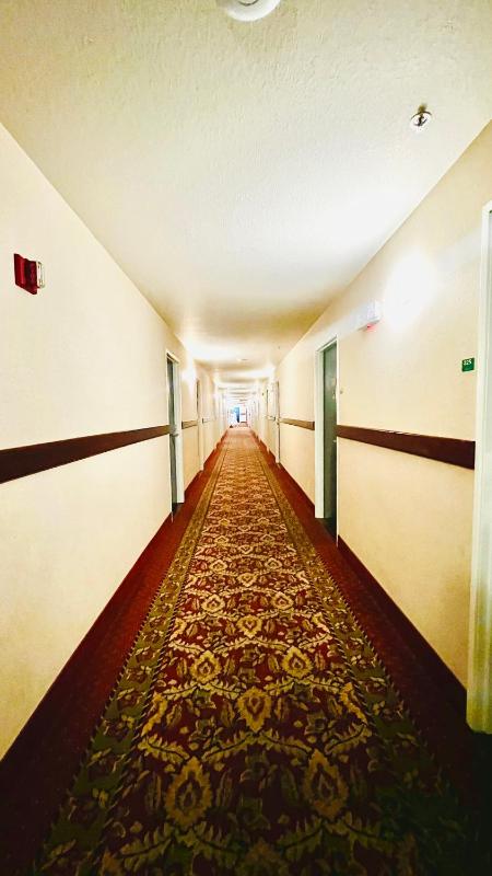 Studio 6 Suites Portland OR- I-5/OHSU - image 11