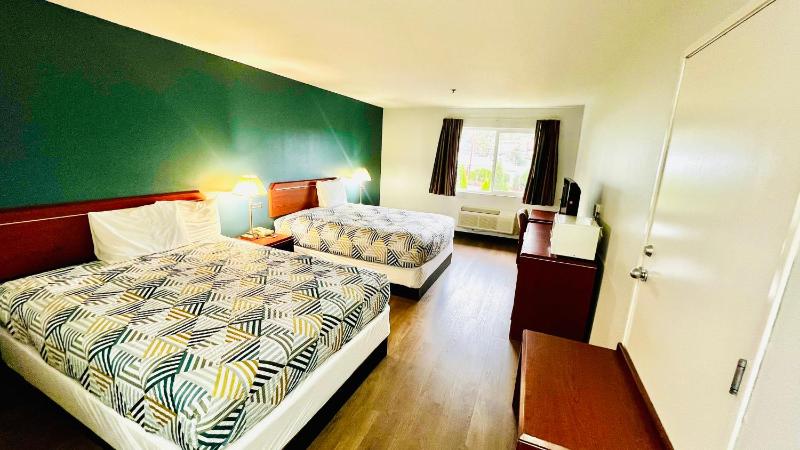 Studio 6 Suites Portland OR- I-5/OHSU - image 2