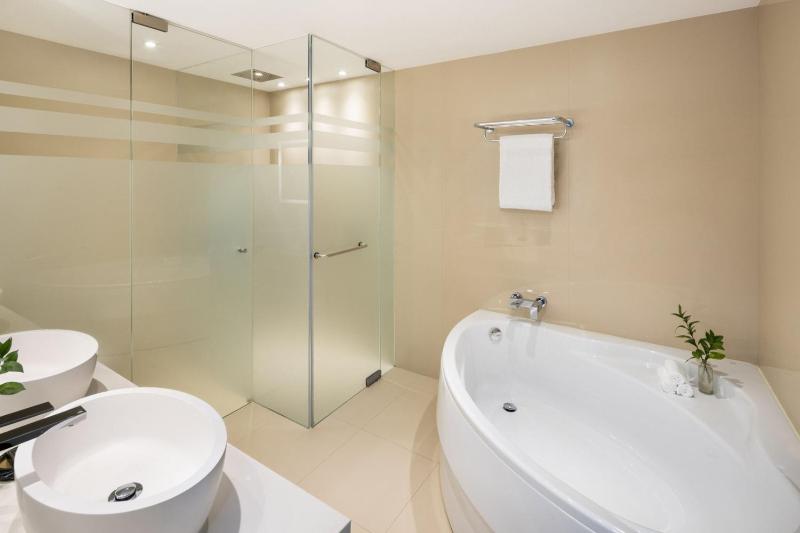 Duplex Suite with Balcony and Resort View image 2