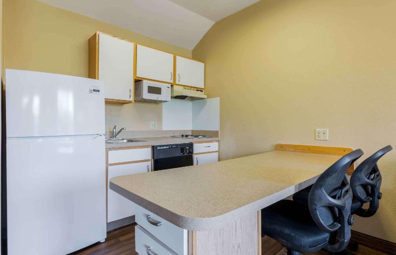 One Bedroom Suite with 1 Queen Bed - Non-Smoking image 3