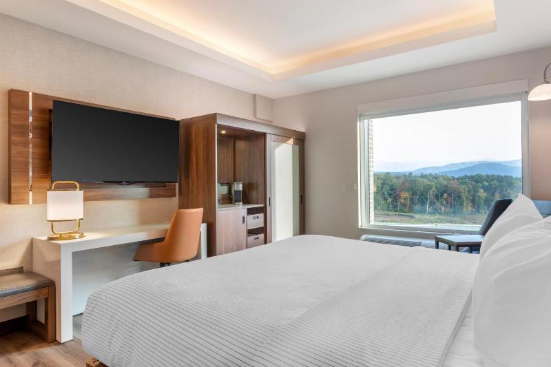 King Room with Mountain View - Non Smoking/Upper floor image 2