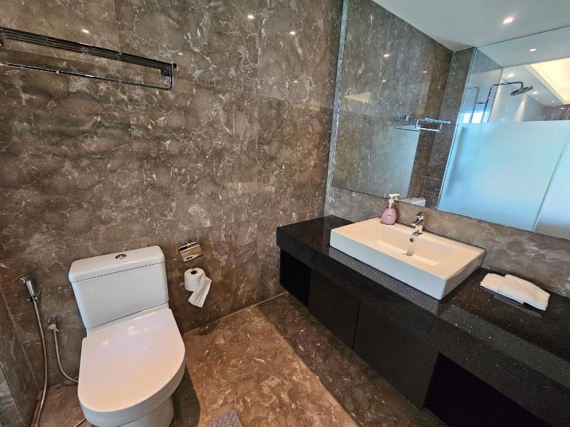 The Shore Studio Stye Condo - image 16