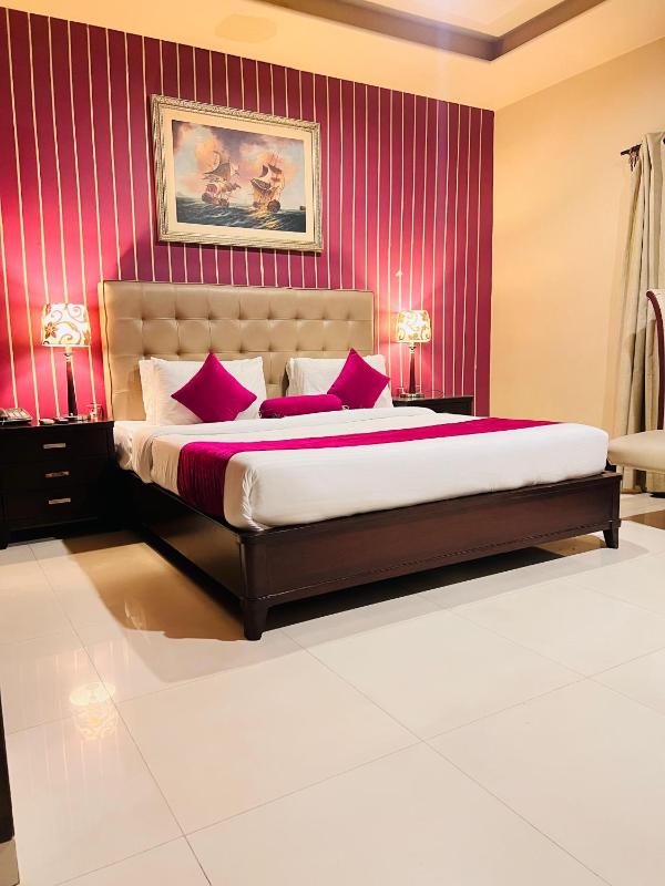 Grand Regent Hotel and Suites - image 1