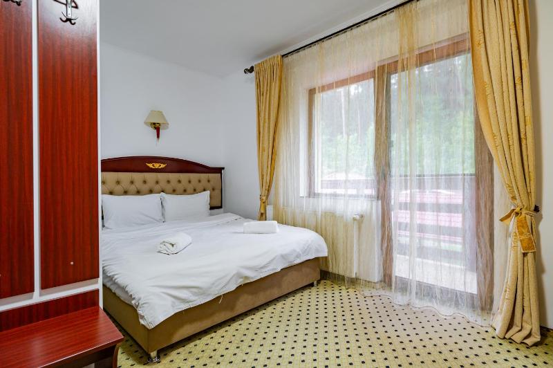 Budget Double Room image 3
