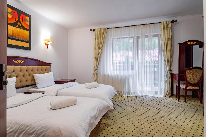 Twin Room image 1