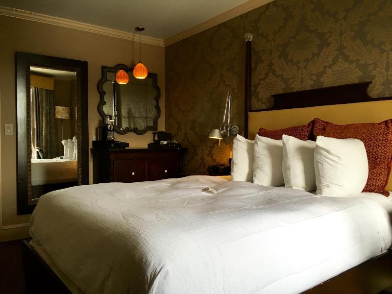 King Room image 4
