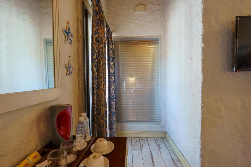 Standard Double Room image 4