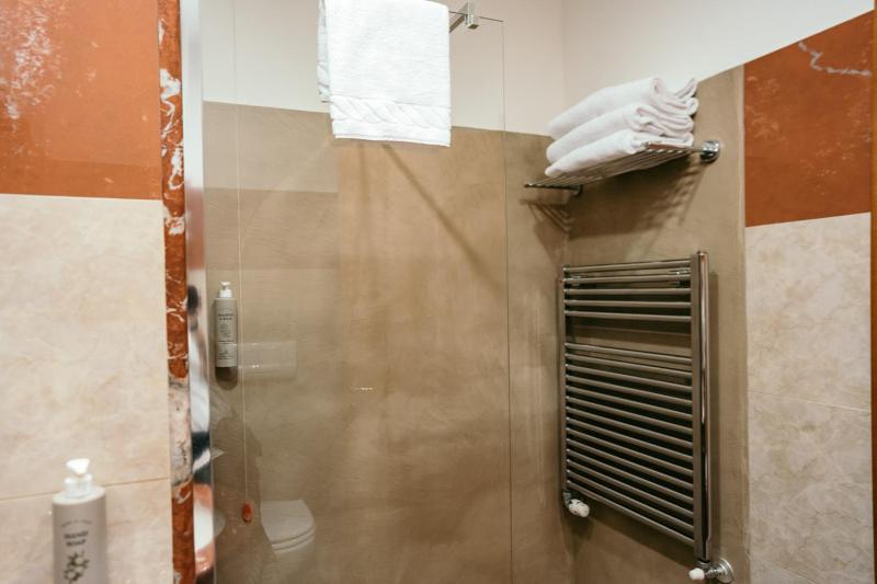 Standard Triple Room image 3