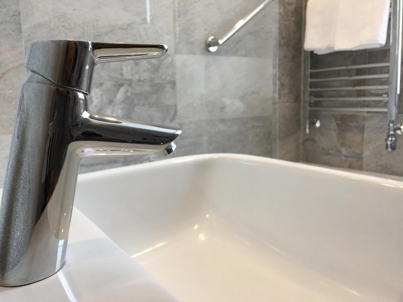 Single Room with Private External Bathroom image 4