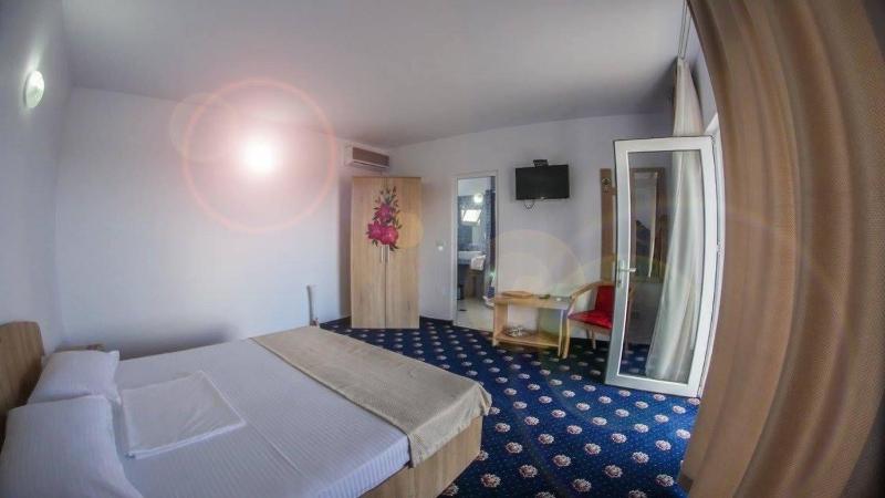 Double Room with Terrace image 4