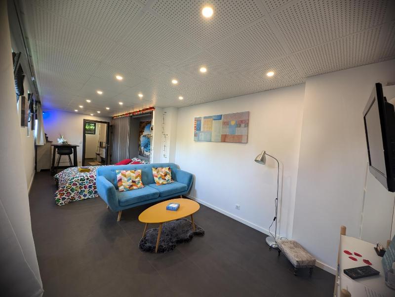 Studio with Garden View image 1