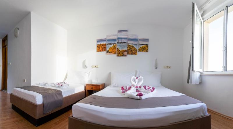 Standard Room with Sea View image 4