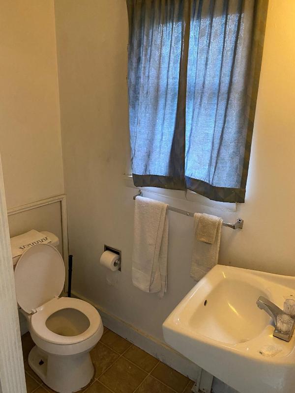 Budget Double or Twin Room image 2