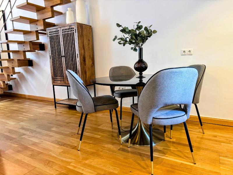 Misterhost Loft Alameda - image 9