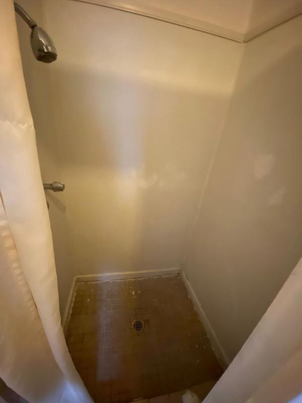 Budget Double Room image 4