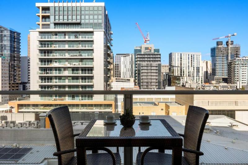 The Balfours Haven - 1BR CBD with Wifi Parking - image 15