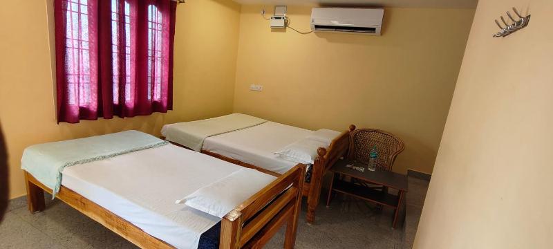 Sri Vinayaga Rooms - image 11