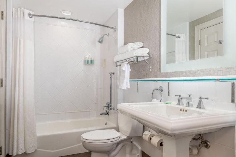 Courtyard by Marriott St. Louis Downtown/Convention Center - image 5