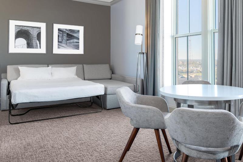 Courtyard by Marriott St. Louis Downtown/Convention Center - image 2