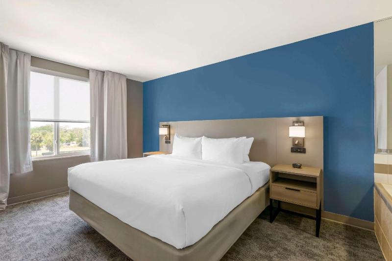 Comfort Suites Sarasota-Siesta Key - image 6