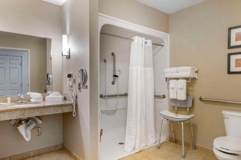 Comfort Suites Sarasota-Siesta Key - image 17