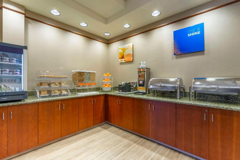 Comfort Suites Sarasota-Siesta Key - image 12
