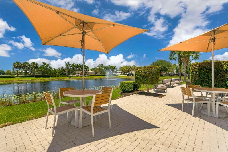 Comfort Suites Sarasota-Siesta Key - image 8