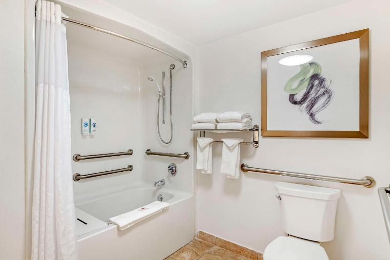 Queen Suite with Two Queen Beds - Accessible/Non-Smoking image 1