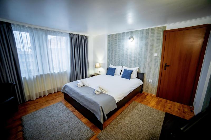 Velinov Boutique Hotel - image 4