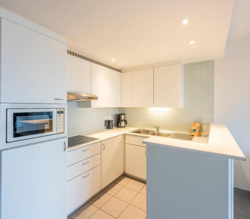 One-Bedroom Apartment with City View image 4