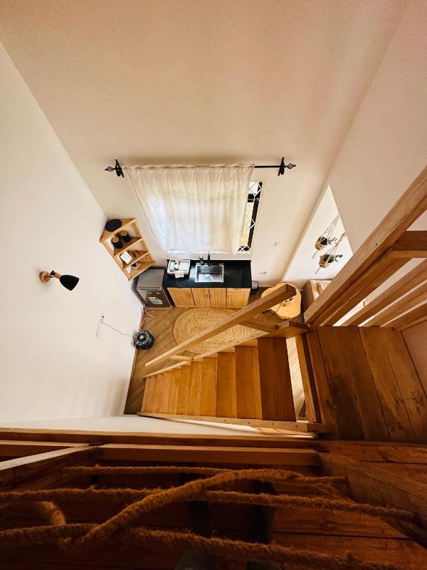 Golden hour tiny house - image 10