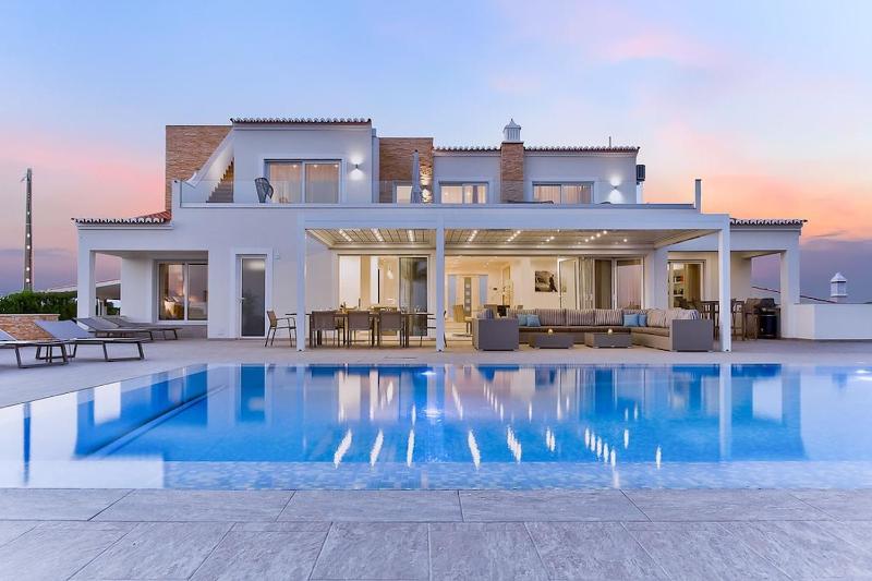 Villa Goldeneye - Luxury 6 Bedroom Villa - image 47