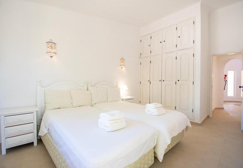 Casa Pazovida - Great 3-Bedroom Villa with Private Pool - image 10