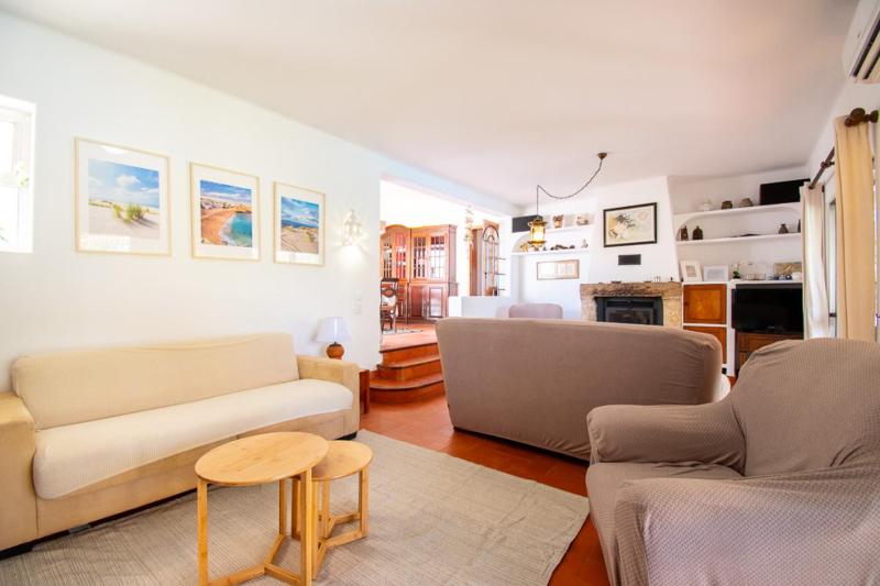 Casa Xodo - Charming 3-Bedroom Villa - image 3