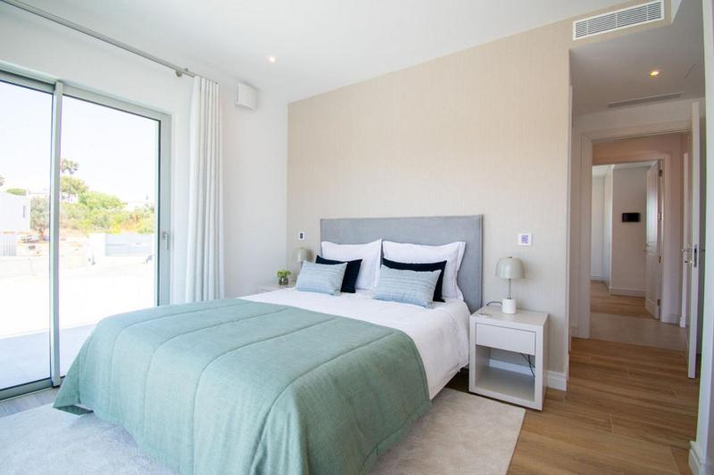 Casa da Lua - Luxury 4-Bedroom Villa with Pool - image 13
