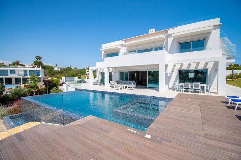 Casa da Lua - Luxury 4-Bedroom Villa with Pool - image 33