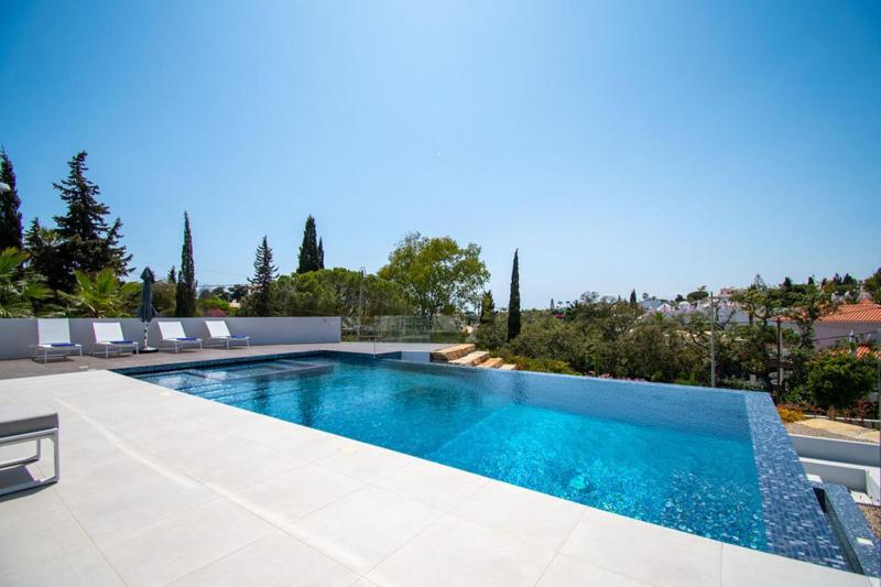 Casa da Lua - Luxury 4-Bedroom Villa with Pool - image 20
