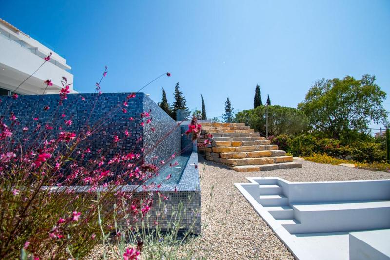 Casa da Lua - Luxury 4-Bedroom Villa with Pool - image 27