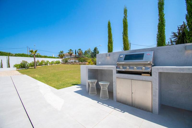 Casa da Lua - Luxury 4-Bedroom Villa with Pool - image 7