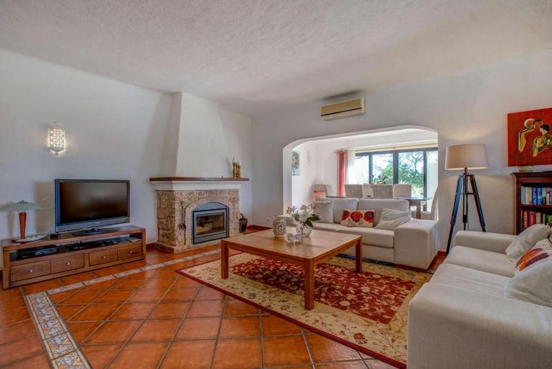 Villa Barlavento - Stunning 4-Bedroom Villa with Tennis Court - image 11