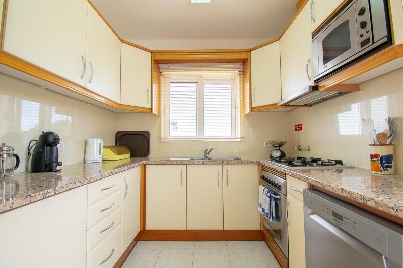 Casa Miguel - Family-Friendly 3-Bedroom Villa with Private Pool - image 10