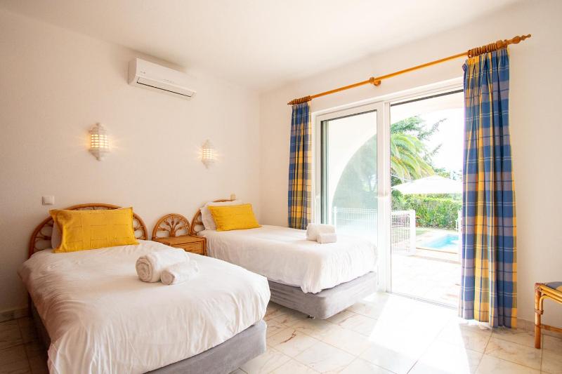 Casa Miguel - Family-Friendly 3-Bedroom Villa with Private Pool - image 15