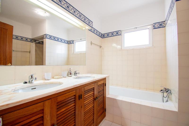 Casa Miguel - Family-Friendly 3-Bedroom Villa with Private Pool - image 16