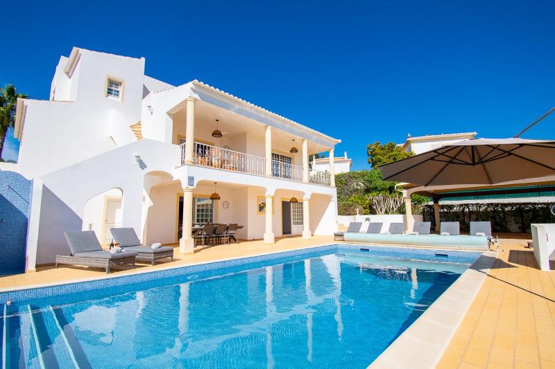 Casa Filipa Full house - Spacious Villa with Private Pool & Jacuzzi - image 1