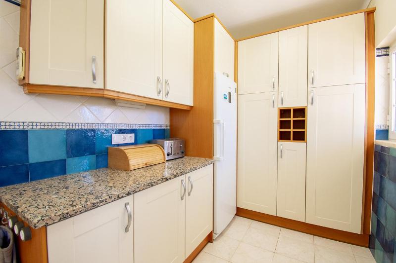 Casa Filipa Full house - Spacious Villa with Private Pool & Jacuzzi - image 18