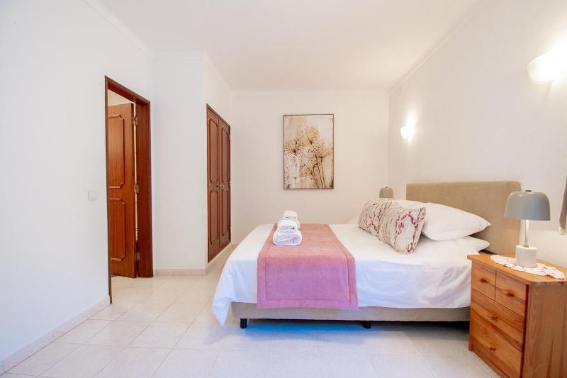 Casa Filipa Full house - Spacious Villa with Private Pool & Jacuzzi - image 35