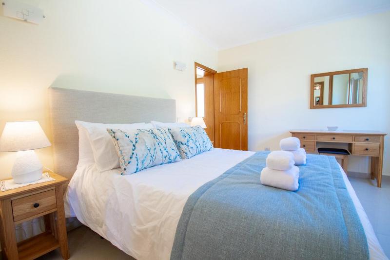 Casa Filipa Full house - Spacious Villa with Private Pool & Jacuzzi - image 32