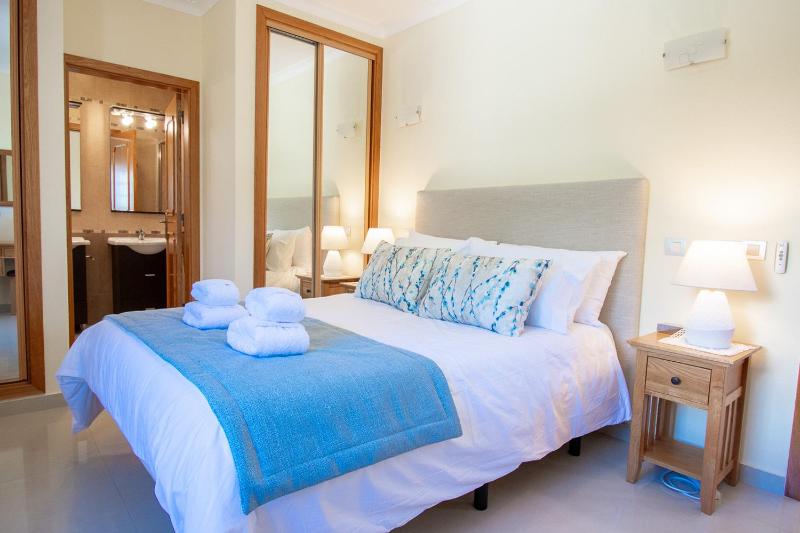 Casa Filipa Full house - Spacious Villa with Private Pool & Jacuzzi - image 27
